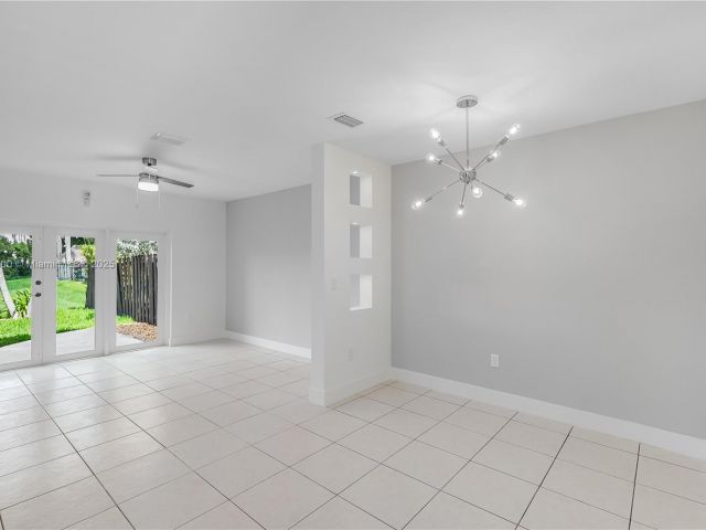 Home for rent at 942 SW 147th Ct - photo 6261718