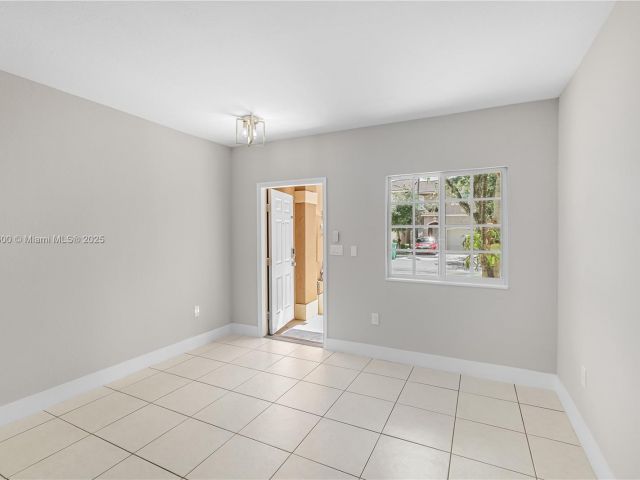 Home for rent at 942 SW 147th Ct - photo 6261723