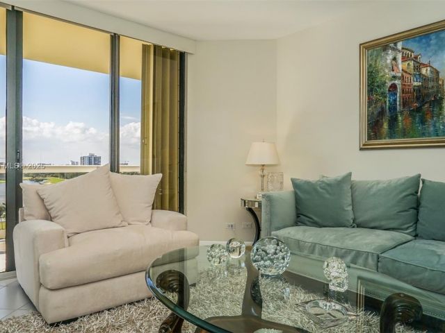 Apartment for rent  Unit #901 - photo 6266181