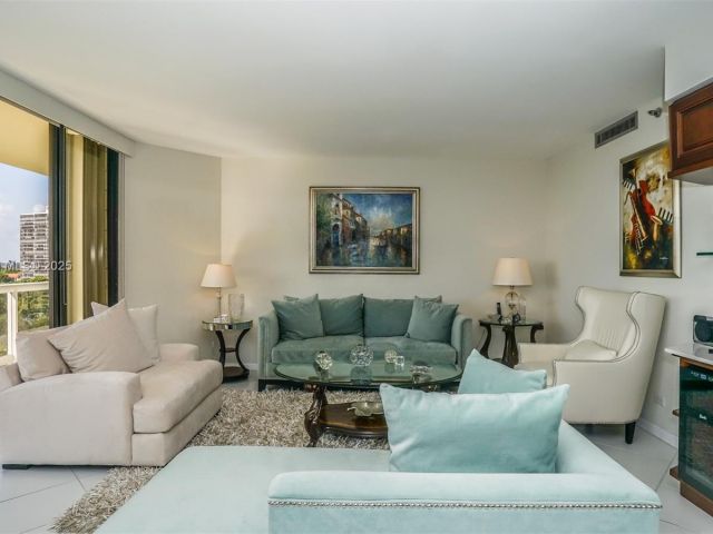 Apartment for rent  Unit #901 - photo 6266182