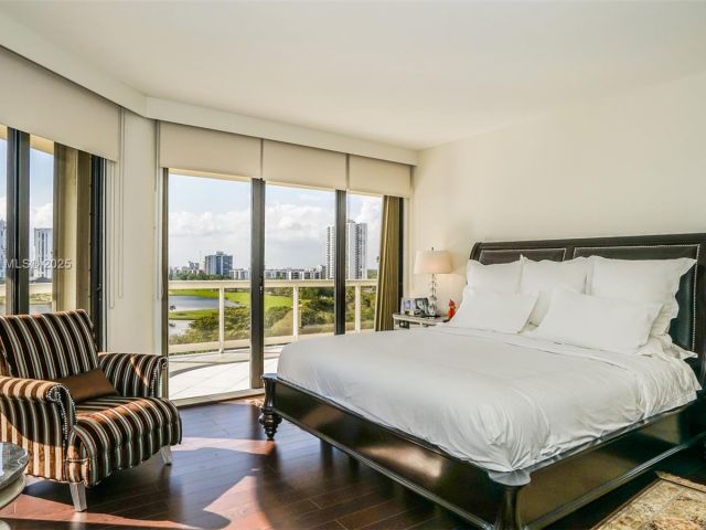 Apartment for rent  Unit #901 - photo 6266188