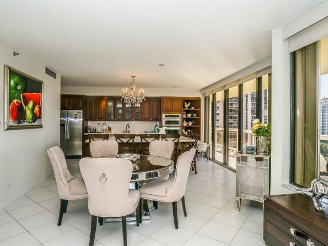 Apartment for rent  Unit #901 - photo 6266191