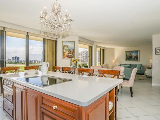 Apartment for rent  Unit #901 - photo 6266193