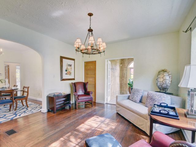 Home for sale at 2118 Florida Avenue - photo 6281253