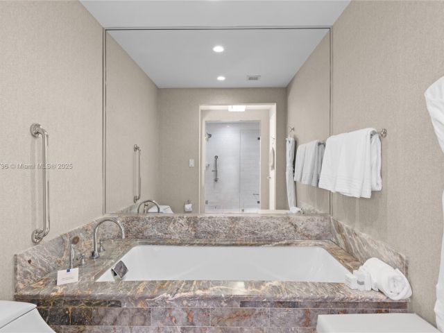 Apartment for sale  Unit #H1401 - photo 6262513