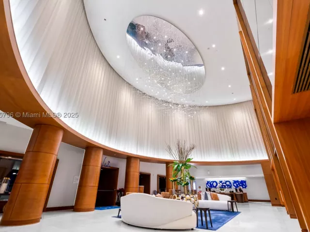 1-bedroom condo for sale in Fort Lauderdale - 551 N Fort Lauderdale Beach Blvd H1401 - MondialRealty