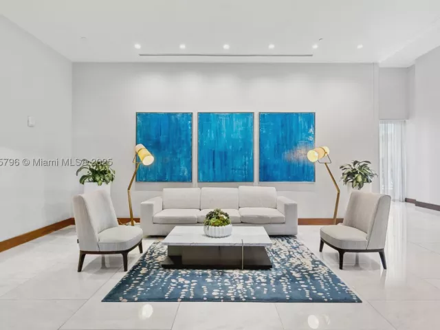 1-bedroom condo for sale in Fort Lauderdale - 551 N Fort Lauderdale Beach Blvd H1401 - MondialRealty