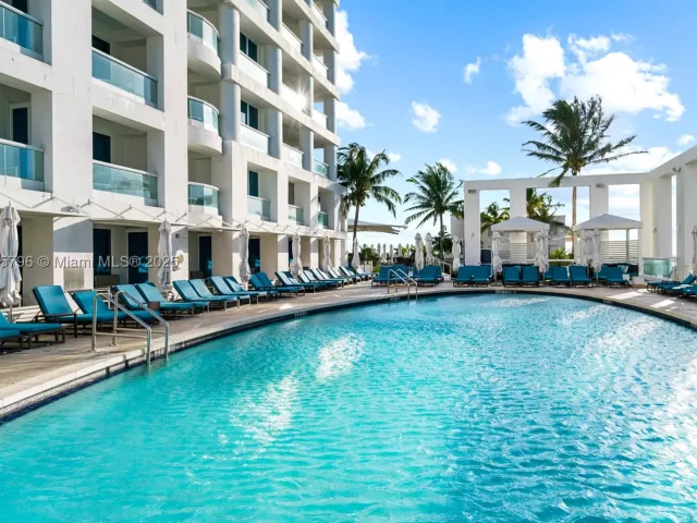 1-bedroom condo for sale in Fort Lauderdale - 551 N Fort Lauderdale Beach Blvd H1401 - MondialRealty