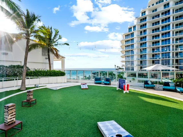 1-bedroom condo for sale in Fort Lauderdale - 551 N Fort Lauderdale Beach Blvd H1401 - MondialRealty