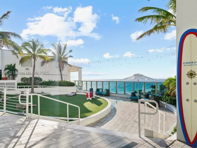 1-bedroom condo for sale in Fort Lauderdale - 551 N Fort Lauderdale Beach Blvd H1401 - MondialRealty