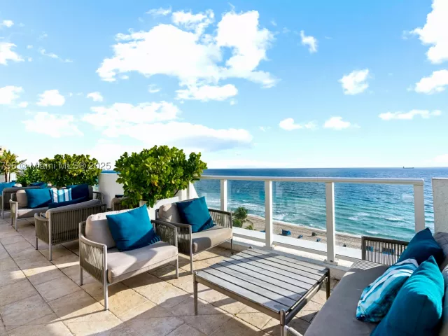 1-bedroom condo for sale in Fort Lauderdale - 551 N Fort Lauderdale Beach Blvd H1401 - MondialRealty