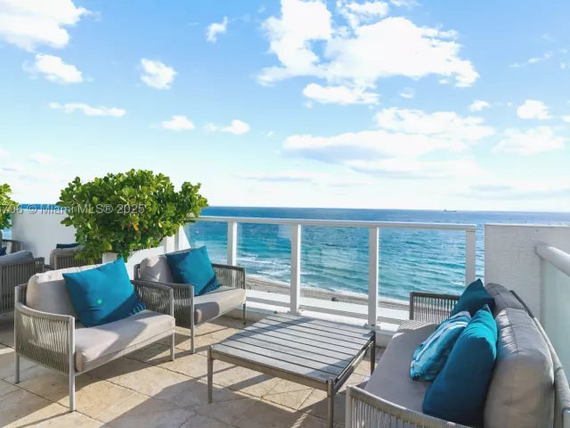 1-bedroom condo for sale in Fort Lauderdale - 551 N Fort Lauderdale Beach Blvd H1401 - MondialRealty