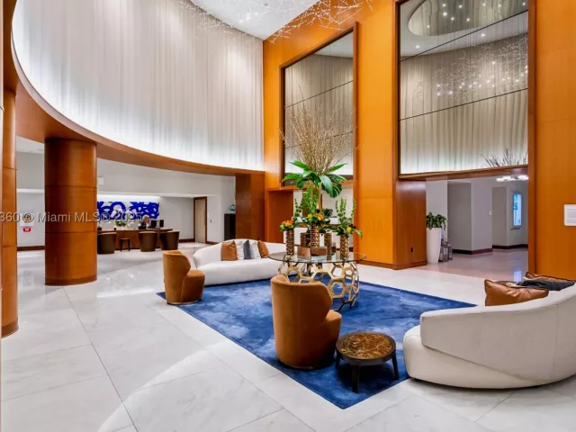 1-bedroom condo for sale in Fort Lauderdale - 551 N Fort Lauderdale Beach Blvd R1909 - MondialRealty