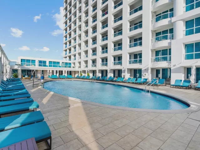 1-bedroom condo for sale in Fort Lauderdale - 551 N Fort Lauderdale Beach Blvd R1909 - MondialRealty
