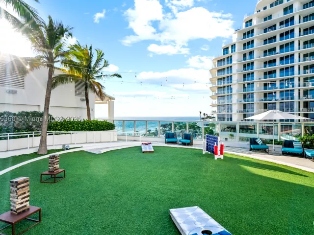 1-bedroom condo for sale in Fort Lauderdale - 551 N Fort Lauderdale Beach Blvd R1909 - MondialRealty