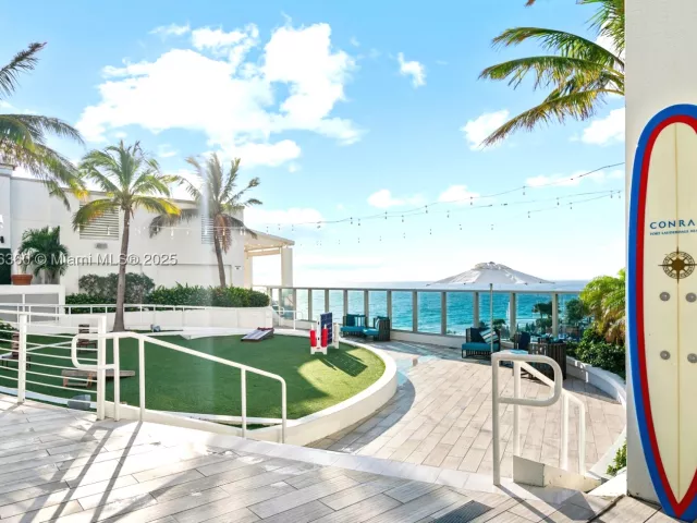1-bedroom condo for sale in Fort Lauderdale - 551 N Fort Lauderdale Beach Blvd R1909 - MondialRealty