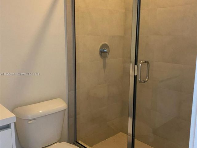 Home for rent at 7231 NW 103th Path 7231 - photo 6274153