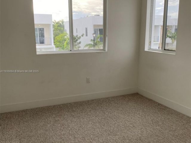 Home for rent at 7231 NW 103th Path 7231 - photo 6274154