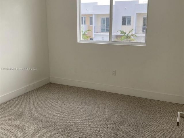 Home for rent at 7231 NW 103th Path 7231 - photo 6274155