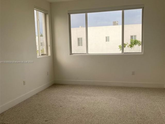 Home for rent at 7231 NW 103th Path 7231 - photo 6274160