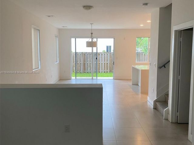 Home for rent at 7231 NW 103th Path 7231 - photo 6274163