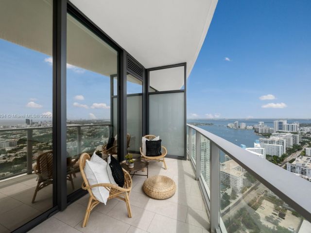 Apartment for sale  Unit #4004 - photo 6275515