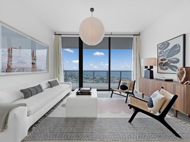 Apartment for sale  Unit #4004 - photo 6275520