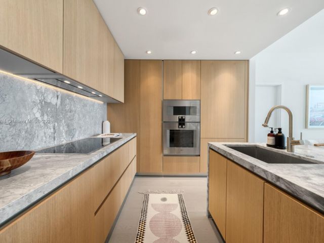 Apartment for sale  Unit #4004 - photo 6275523