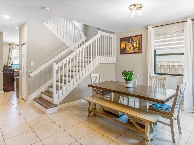 Home for rent at 724 SE 37th Ave - photo 6262315