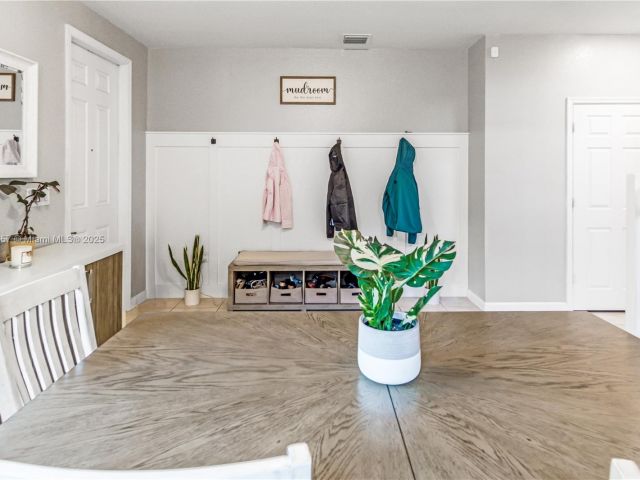 Home for rent at 724 SE 37th Ave - photo 6262316