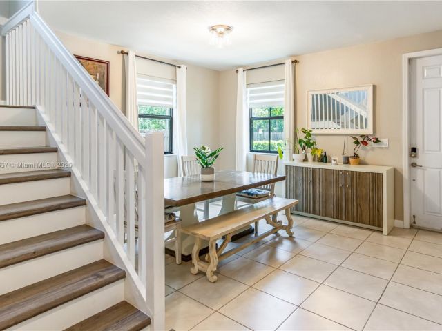 Home for rent at 724 SE 37th Ave - photo 6262317