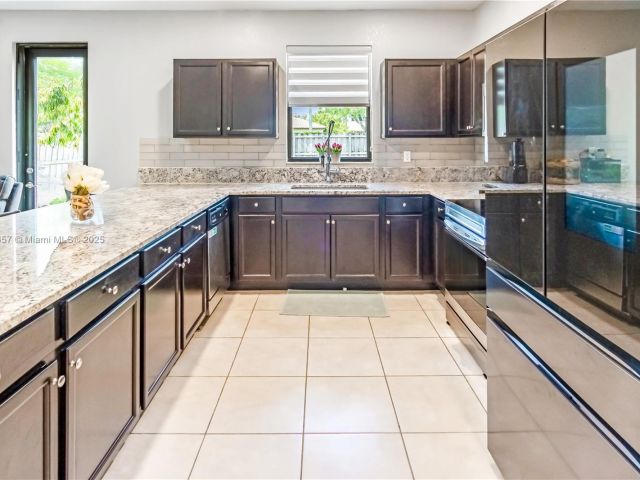 Home for rent at 724 SE 37th Ave - photo 6262318