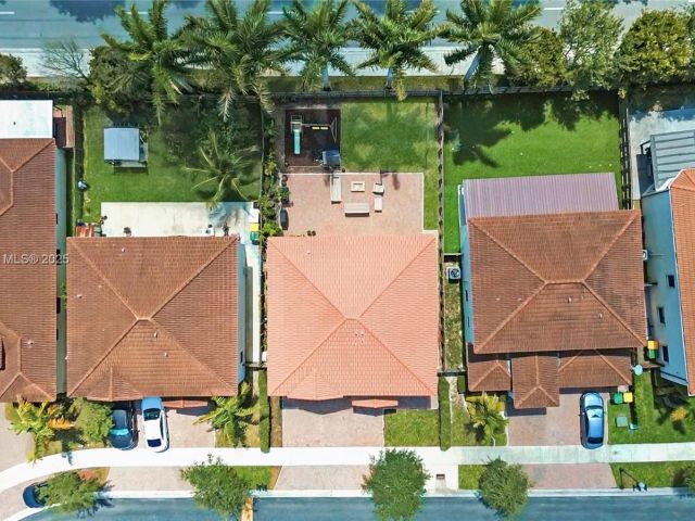 Home for rent at 724 SE 37th Ave - photo 6262320