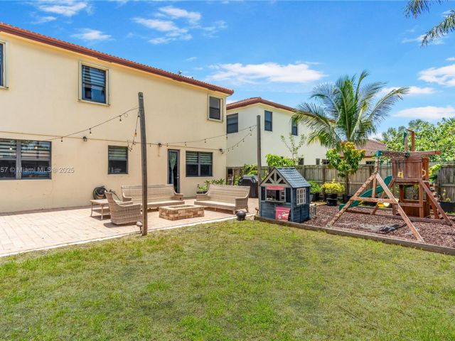 Home for rent at 724 SE 37th Ave - photo 6262323