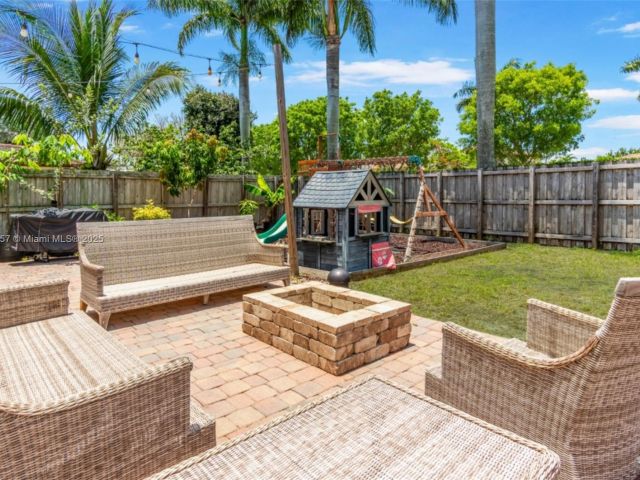 Home for rent at 724 SE 37th Ave - photo 6262324