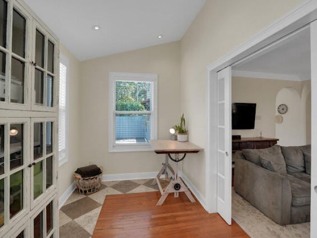 Home for rent at 910 NE 2nd Avenue - photo 6263336