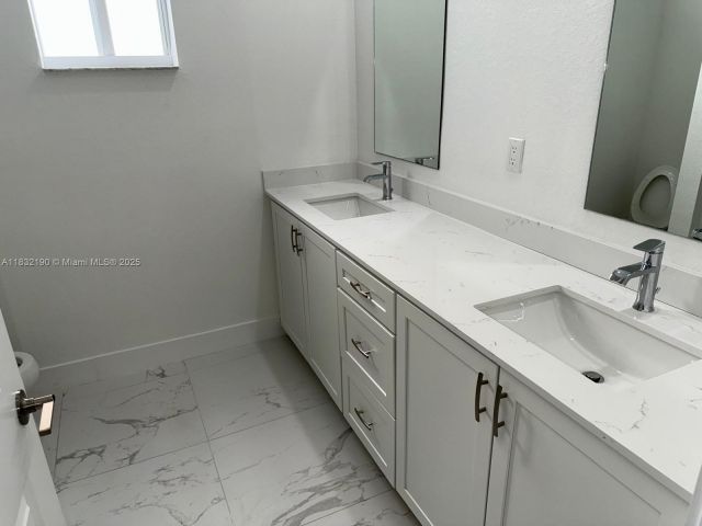 Home for sale at 1838 NE 1st St - photo 6262912