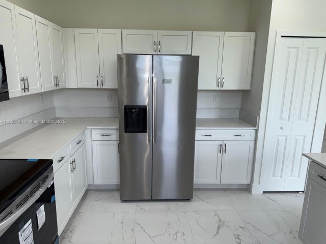 Home for sale at 1838 NE 1st St - photo 6262919