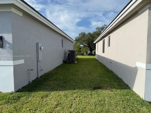 Home for sale at 1838 NE 1st St - photo 6262926