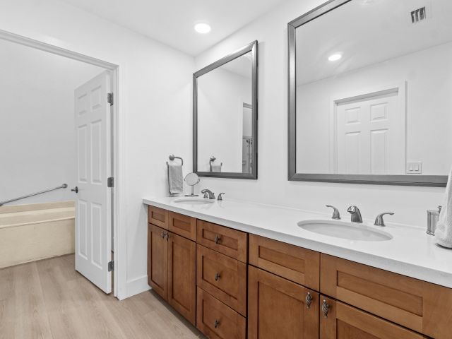 Home for rent at 5097 Windsor Parke Drive - photo 6264514