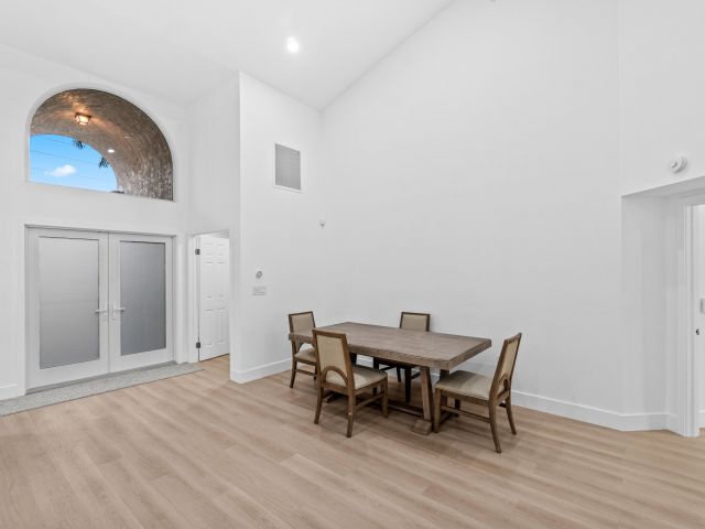 Home for rent at 5097 Windsor Parke Drive - photo 6264527