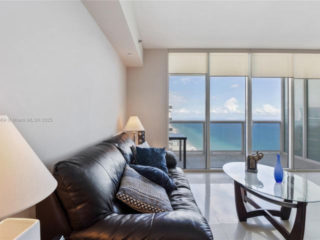 Apartment for rent  Unit #4409 - photo 6265365