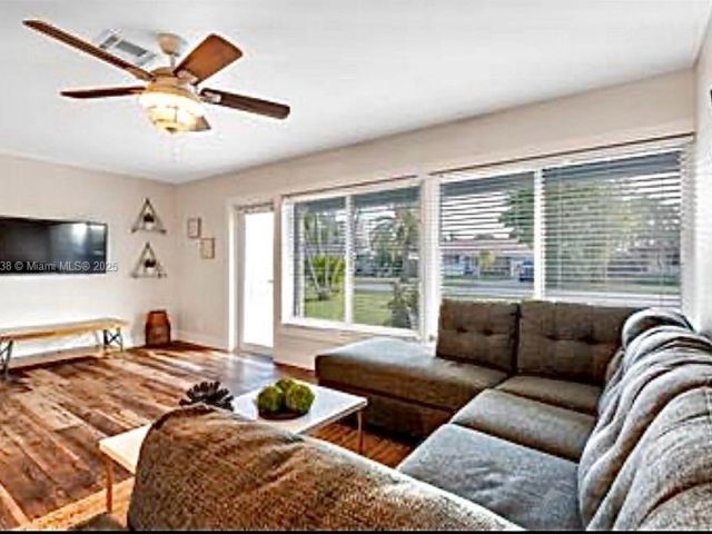 Home for rent at 2233 SE 13th St 2233 - photo 7478614