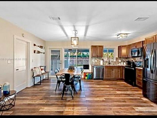 Home for rent at 2233 SE 13th St 2233 - photo 7478622