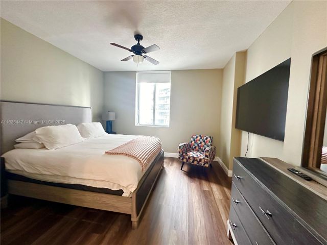 Apartment for rent  Unit #2220 - photo 6266748