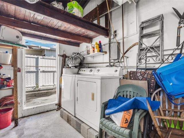 Home for sale at 201 NW 14th Ave - photo 6284881