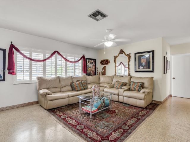 Home for sale at 201 NW 14th Ave - photo 6284892