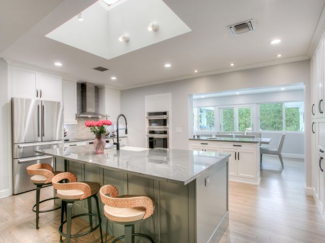 Home for sale at 322 NW 16th Street - photo 6267082