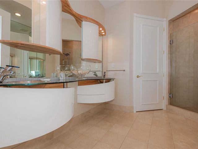 Apartment for sale  Unit #PH5104 - photo 6271580