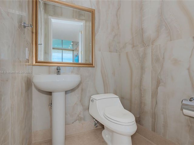 Apartment for sale  Unit #PH5104 - photo 6271584